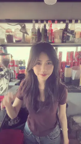 ថ្នមអ្នកលក់កាហ្វេម្នាក់នេះផង🥲🥹