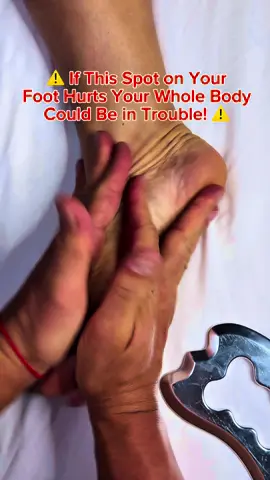 ⚠️ If This Spot on Your Foot Hurts — Your Whole Body Could Be in Trouble! ⚠️ Description: Your feet are not just for walking — they’re a roadmap of your entire body through powerful meridians. Every organ, gland, and system is connected to precise points on the soles of your feet. Pain here isn’t random — it’s your body’s alarm system, warning you of possible dysfunction in key areas like your liver, kidneys, spine, or digestive system. By stimulating and releasing these meridians, you can restore balance, relieve pain, and unlock the body’s natural healing flow from the ground up. 🦶 #FootMeridians #ChineseMedicine #ReflexologyHealing #MeridianTherapy #FullBodyHealing #PainReliefNaturally #KinesiologyMassage #EnergyFlow #BodyMap #HealingTouch