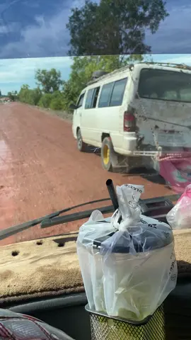 មើលតាផ្លូវក៏ថាសប្បាយដែរ😪😂