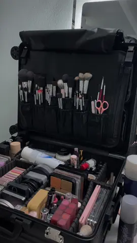 Thật ra biết vất nhưng vẫn lao đầu vào thôi vì nỡ mê quá rùi. #xepcopmakeup #xuhuongtiktok #makeupbyminhi 