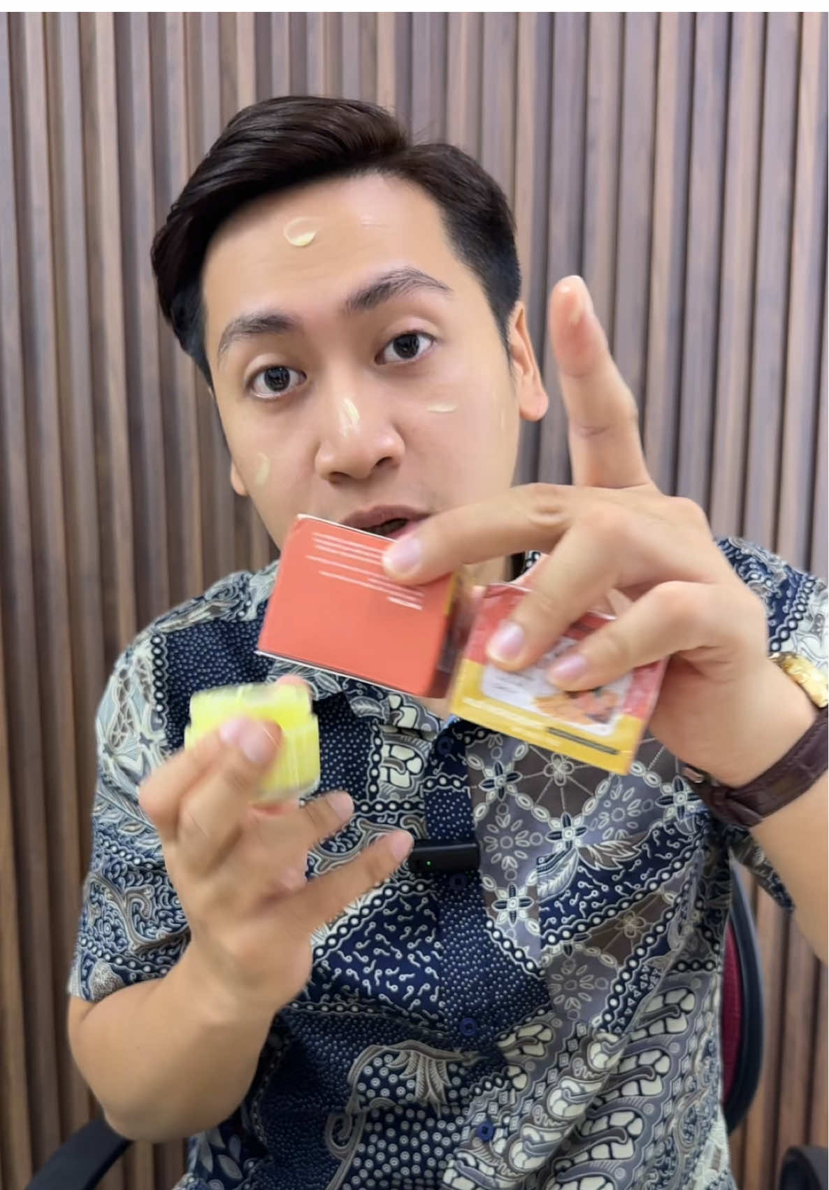 Krim kunyit ni tak ramai tahu kelebihan dia secara semulajadi pun bagus untuk kecantikan #krimkunyit #turmericcream #kunyit 