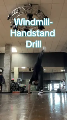 One way I try to drill for windmill handstand is to go windmill-headstand-handstand and repeat. The faster the better while maintaining control. My windmill 90 hasn’t been looking too good so since I was also working on handstands a lot today, here’s another drill to get my power control better.  #bboy #breakdance #handstands #hiphop #practice 