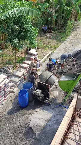 mentahane bolo.... #pejuangrupiah #kulibangunan #masukberanda #fyppppppppppppppppppppppp #fypage #indonesia #viralvideo #liftcor #salamsatuprofesi #viraltiktok #viral #virall #fyp #fypシ 