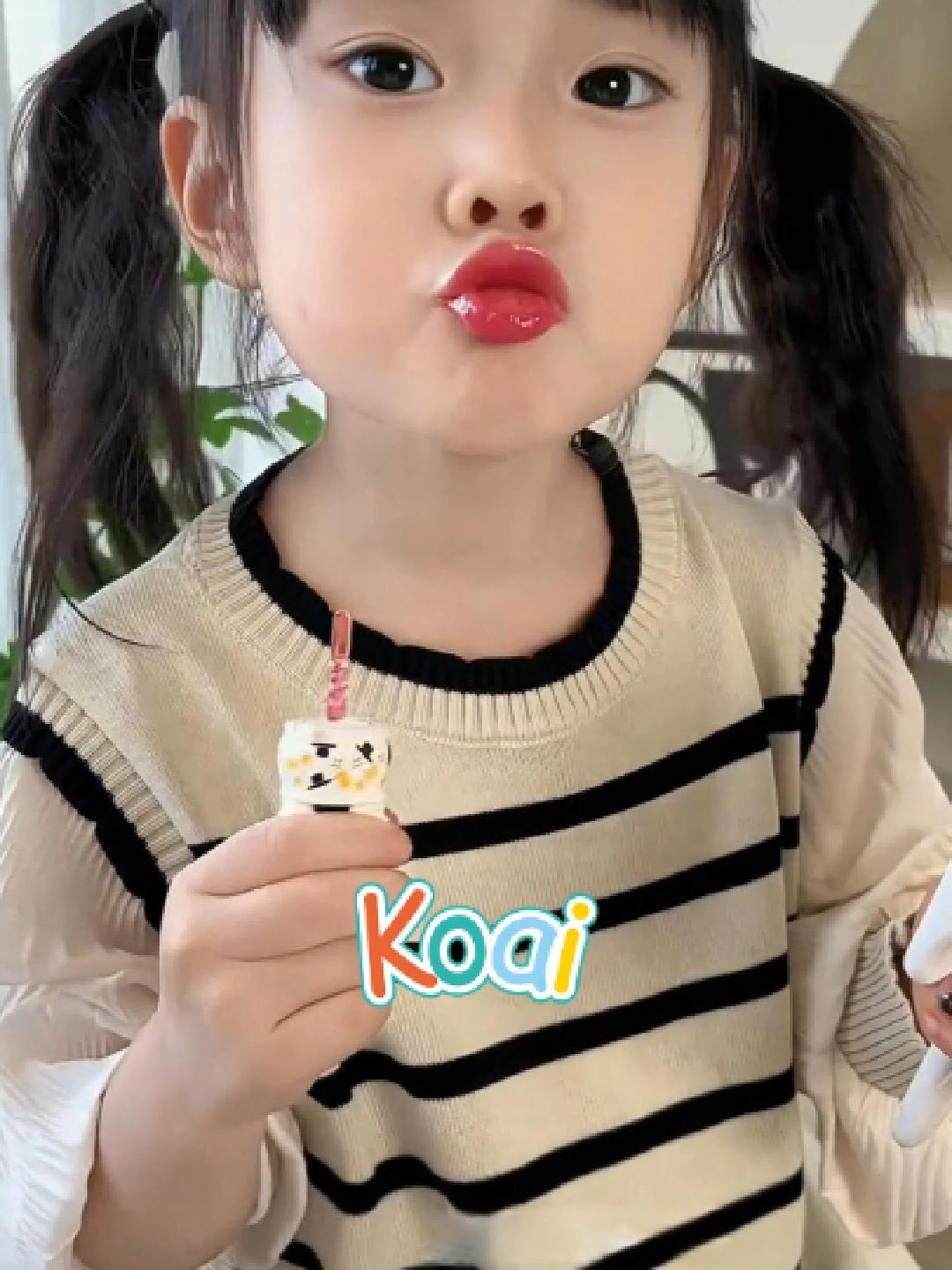 Son bóng an toàn cho bé, dưỡng ẩm mà còn xinh mẹ yên tâm #sonbongchobe #sonduongmoichobe #sanphamchobe #mevabe #sonbong #koai #tiktokvietnam #fyp