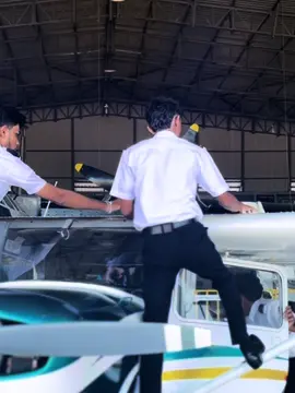 #CapCut guess what ? ❤️🛩️#fyp #pathumz_ #aircraft #ratmalanaairport @kaveeshapurijjala @_Thisanga_ @Tharusha Dilranga @ilha am. الهام aviation 