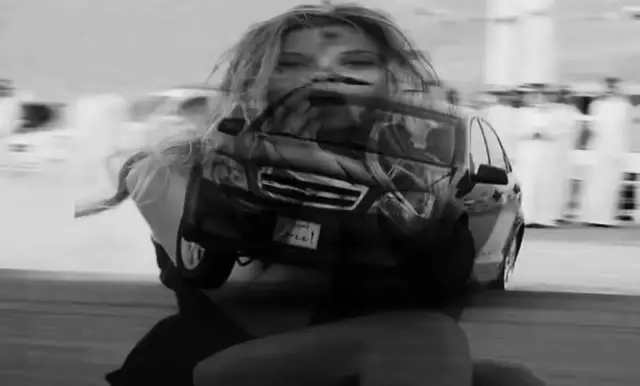 يا غايب عن عيوني وش بقى لي من بعدك؟ غير دمعٍ ما جف، وقلبٍ ما لقى دفاه كنت أحسبك لي أمان  وكنت أصدق وعدك لين شفت البُعد منك وذقت قسوة جفاه ما ألومك لو تعبت يمكن القلب ما ودّك لكن لا تنسى حنينٍ كان يسهر لرضاه ذكرياتك ما تركتني حتى في غيابك تسحب الروح منّي وتردّد صوت نِداه لو الزمن يرجع ما أختار غيرك وصدّك حتى لو جرحي معك ما لقيت اللي سواه