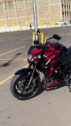 #gsxs750 #foguetao #4cilindros 