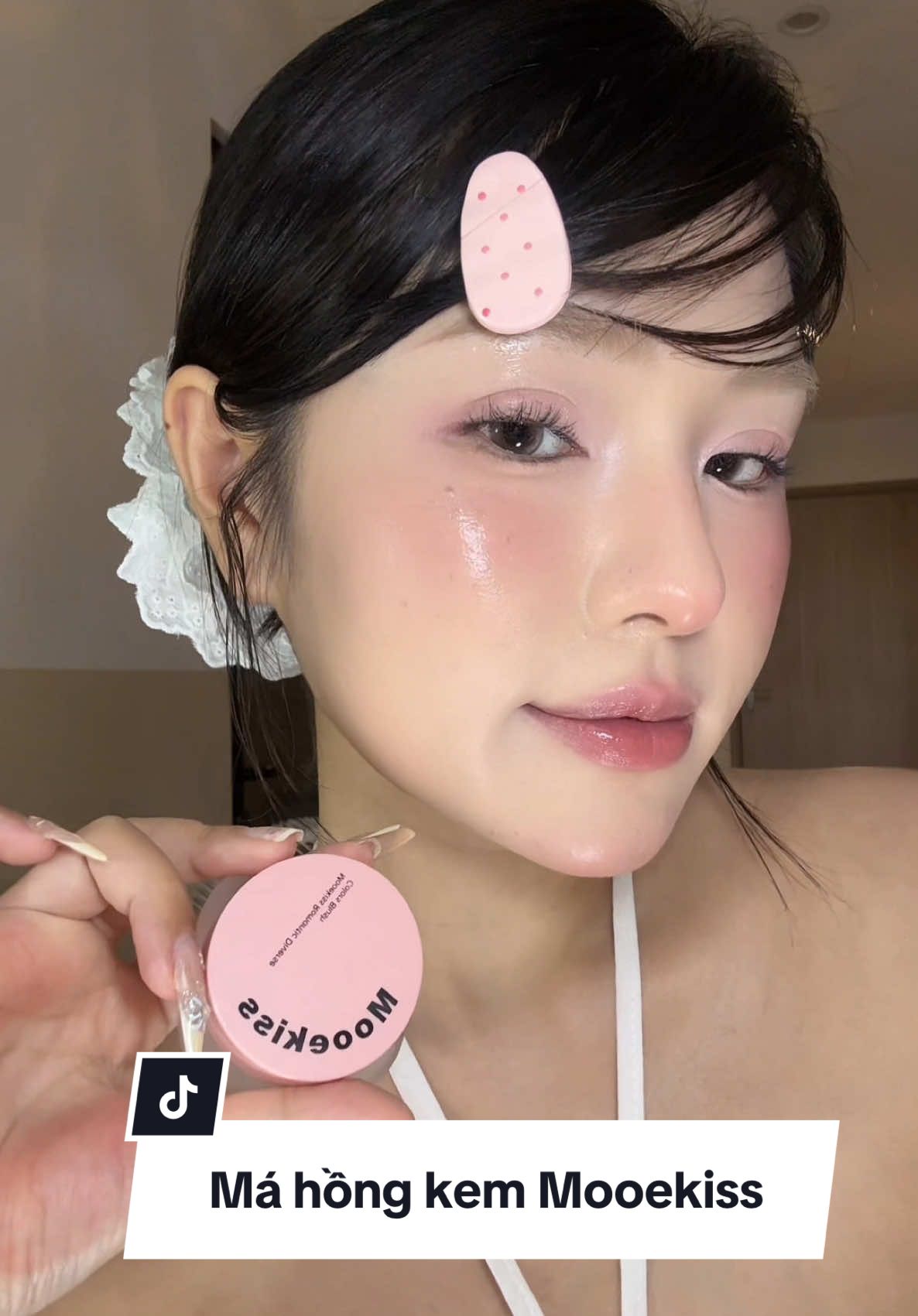 Màu này dễ dùng trông cưng cưng bảo shaoooo các bác thichh #mooekiss #mahongmooekiss #makeup 