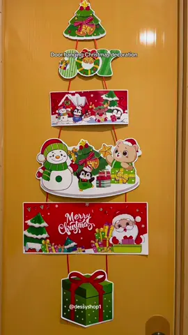 Door hanging Christmas decor #fyp #trending #merrychristmas #christmasdecorations #christmastree 