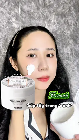 từ ngày có em sáp tẩy trang Heimish All Clean Balm này, mọi chuyện đã khác! TIẾC HÙI HỤI VÌ KHÔNG BIẾT EM NÀY SỚM HƠN! 💔 Tại sao tui mê em nó đến vậy? * Hương tinh dầu thơm thư giãn: Tẩy trang mà như đi spa mini! * Sạch sâu vượt trội: Loại bỏ cả mascara lì, son lì, eyeliner chống nước chỉ trong tích tắc. * Không khô căng, ẩm mịn da: Da sạch mà vẫn giữ được độ ẩm tự nhiên, không hề khó chịu. * Thành phần lành tính: An toàn cho cả da nhạy cảm. Mấy bà nào đang tìm kiếm một em sáp tẩy trang 