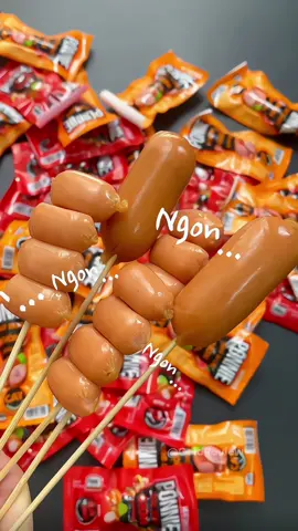 Xúc xích ponie ngon giòn sạt sật đang có giá hời lại còn kèm quà tặng mọi người ơi #anvat #doanvat #muckbang #xucxich #masan #goldreview 