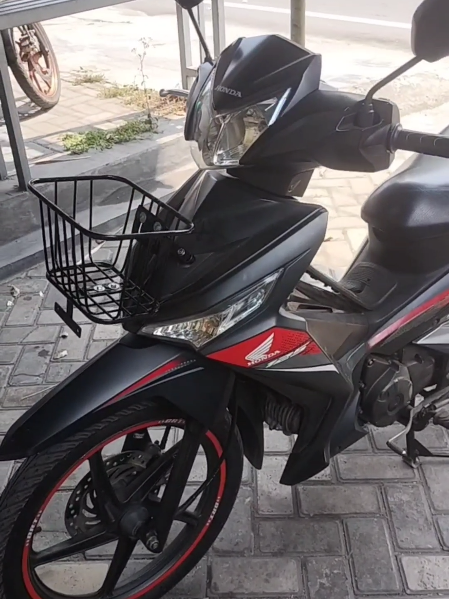 Membalas @j_syams8 #suprax125 #supra #suprabapak #supramodifikasi #supraindonesia #honda #revo #revoabsolute110 #keranjangdepan #keranjangkuning 