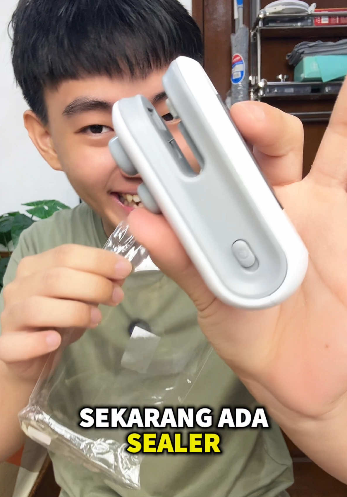 Sealer mesin penyegel plastik makanan praktis serbaguna murah #sealer #sealerplastik #sealermini #sealermakanan #mesinpenyegelplastik #alatsealermakanan #wibgajian #cuantanpabatas 