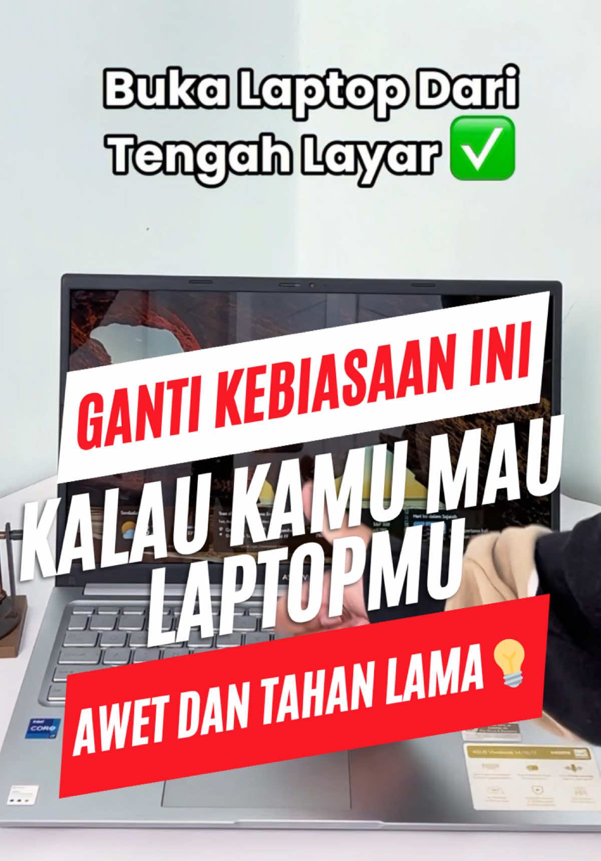 Ganti Kebiasaan Yuuu💡✨✨ 1. Kebiasaan Sleep Laptop ❌: Kebiasaan sering menggunakan mode sleep pada laptop, jika tidak dikontrol, dapat menyebabkan beberapa masalah. Beberapa dampak negatifnya termasuk penurunan kinerja sistem, overheating, kerusakan baterai, dan potensi kehilangan data jika terjadi gangguan listrik saat laptop dalam mode sleep.  2. Kebiasaan buka laptop dari samping ❌ : Kebiasaan membuka laptop dari samping layar, terutama di bagian ujungnya, dapat menyebabkan kerusakan pada engsel laptop. Engsel laptop dirancang untuk menerima tekanan yang merata saat dibuka dan ditutup, terutama di bagian tengah layar. 3. Kebiasaan Main laptop di bantal/kasur❌ : RRI.co.id - Ini Lho Bahaya Menggunakan Laptop di Atas KasurKebiasaan menggunakan laptop di atas kasur atau bantal dapat menyebabkan beberapa masalah, baik pada laptop maupun kesehatan. Beberapa dampak negatifnya termasuk laptop menjadi panas berlebihan (overheating) dan kerusakan komponen internal laptop. BTW kalian lagi Cari laptop baru/second?? Langsung ajaaa gasss konsultasi seputar kebutuhan laptop kalian👇🏻👇🏻 ⬆️Klik Link Di Bio Kita Untuk Info Lengkapnya⬆️ 📍Lokasi Toko : Pahlawan Laptop (Search Google Maps : Pahlawan Laptop)  Jl Prof Soedarto No 31  Tembalang Semarang (DEPAN Horison INN-Polines) #laptop #kontenedukasi #viral #laptophack #tips 