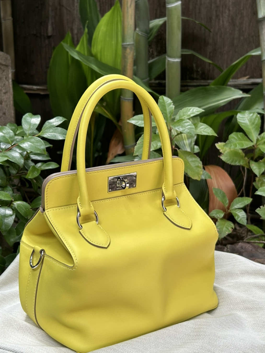 Tool Box 20 Swift Lime  #hermestoolbox #toolbox #hermeslime #luxurybag #hermesvintage #swiftleather #エルメスバッグ #ヴィンテージエルメス #ツールボックス 