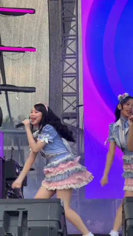 Alyaaa🫶🏻-Arah sang cinta dan balasanya Jkt48-Cherypop Fest Yogyakarta @Alya Amanda  #jkt48 #jkt48newera #alyajkt48 #fancam #fypage 
