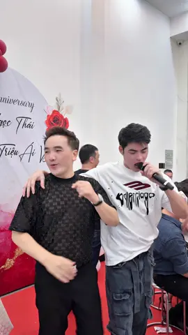 Kỷ niệm ngày cưới , chúc anh chị tỷ năm hạnh phúc ạ ❤️❤️#luuhung #tatuavaota #duongngocthai #trieuaivy #vairal 