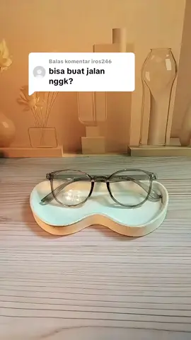Membalas @iros246 #bacajalan kualitas optikal lensa bawah untuk plus/baca lensa atas untuk dipakai sehari-hari. frame kuat susah impor lensa antiradiasi