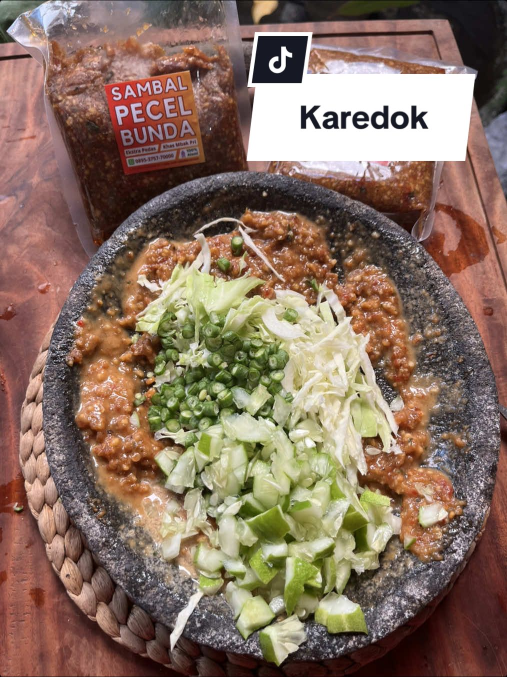 Karedok, mau praktiks pake sambel pecel BUNDA asli enak legi gurih buket, endul nggak pelit bumbu 😍👌🏻👌🏻 #karedok #sambelpecelmadiun 