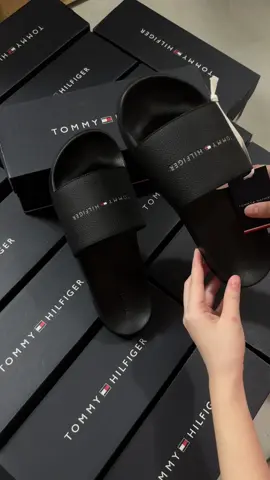 Dép Tommy, tommy slide #tommyhilfiger #tommy #dep #outfit #builinhordus 