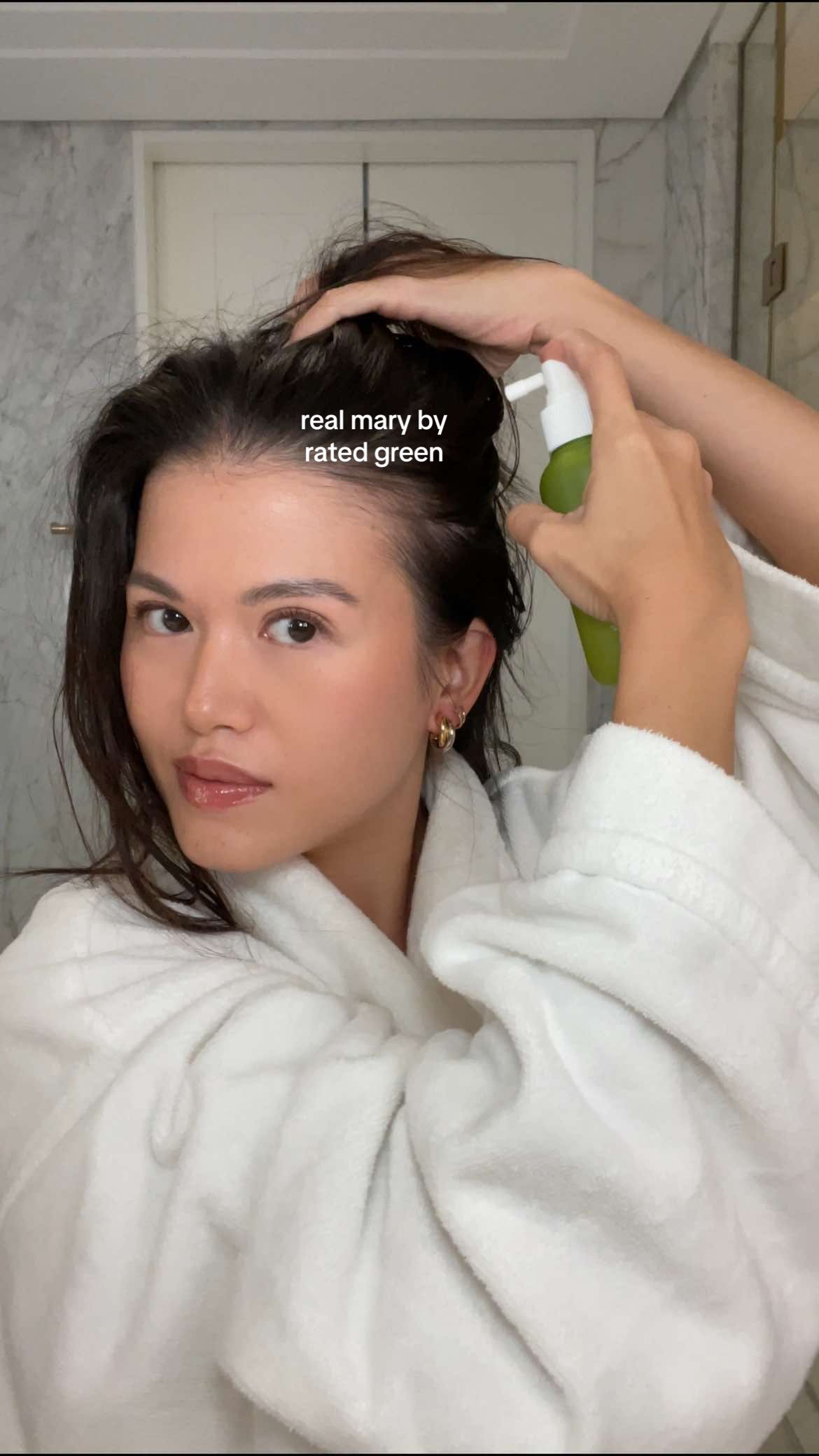bye bye greasy hair & flaky scalp 👋🏻 thanks to Real Mary by Rated Green 💚 Now available at @Sociolla ✨ #haircare #shampoo #hair #hairroutine 