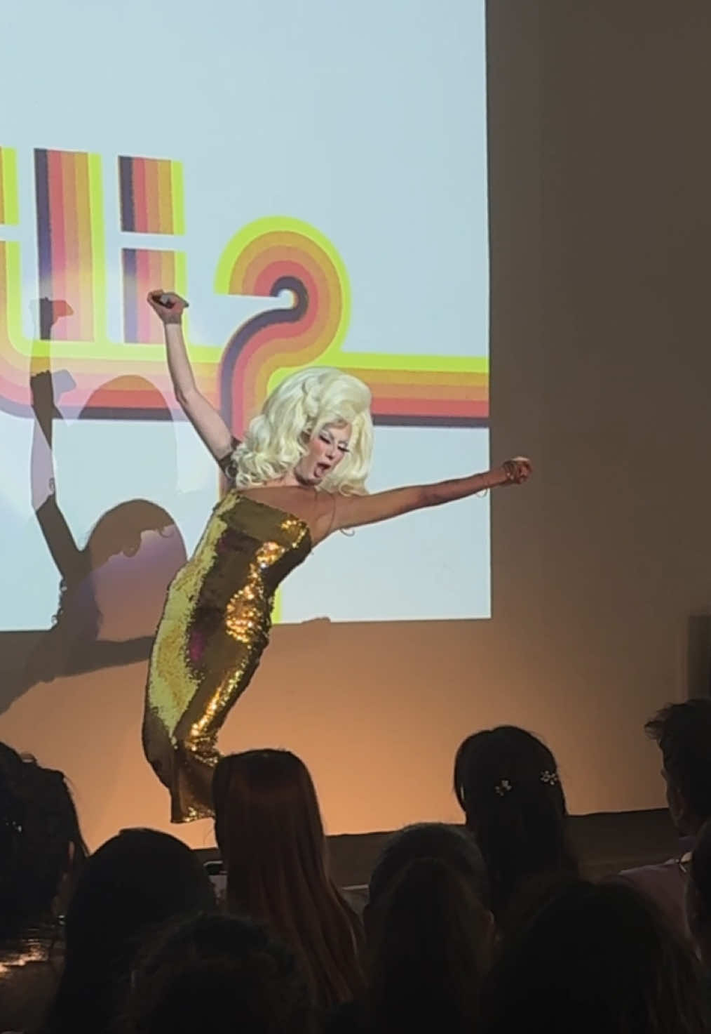 @Le Filip une icône comme toujours #peepshow #dragracefrance #drag #dragqueen #viewingparty 