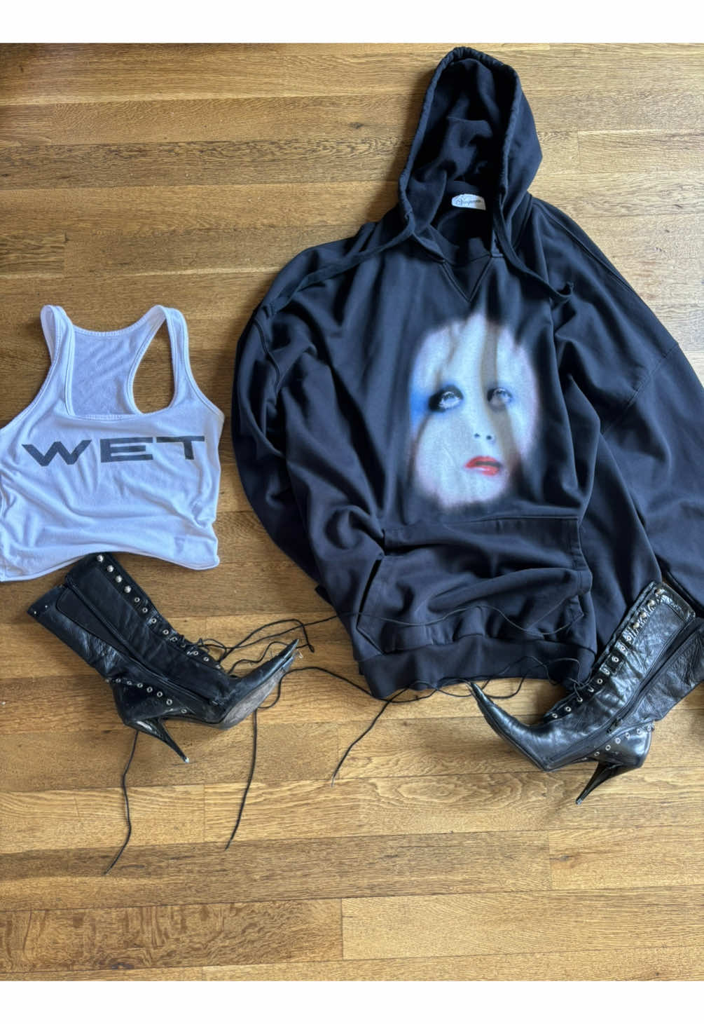 @Cassandraʕっ•ᴥ•ʔっ #kanyewest #biancacensori #tanningsalon #OOTD #coupleoutfit 