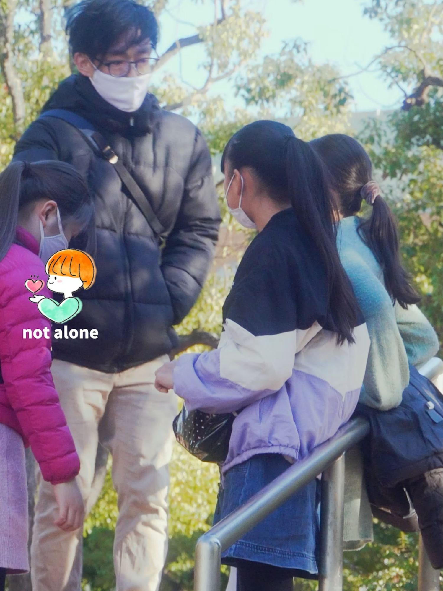 「あやまれよ！」スマホを持ってないからいじめられる女の子を優しい男性の行動に感動#感動する話 #泣ける #泣ける話 #社会実験 #感動 #socialexperiment #kindness