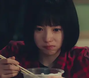 Vừa khóc vừa ăn là khiến người ta xót xa nhất😭😭😭#lytamluc #derailment #luuhaoton #liuhaocun #lamnhat #linyi #youku #youkuvietnam #fyp