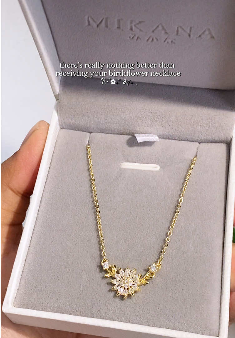 the prettiest gift you could ever give her  𝜗𝜚  #mikana #giftidea #necklace #birthflower 