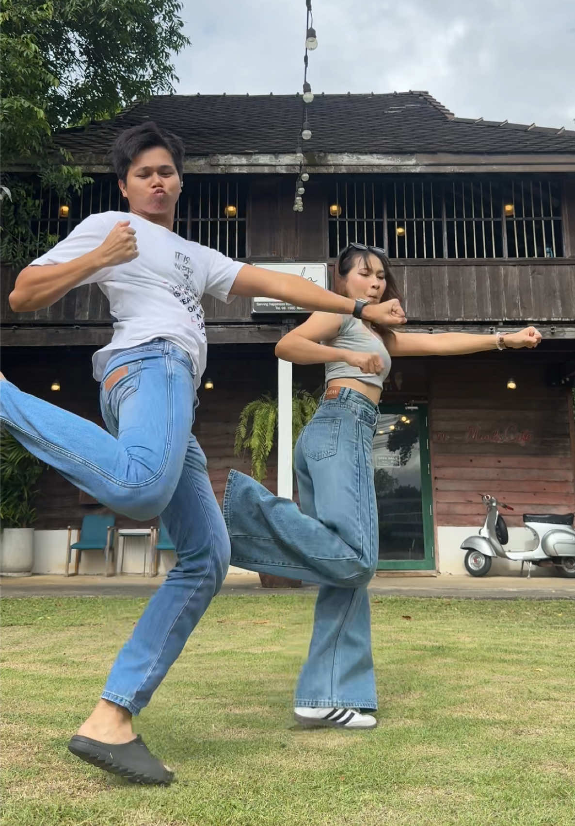 แง๊น แง๊น 💨ใครตัดหญ้าแถวนี้ 😅 #ครูแบงค์นาโยง #คลิปเต้น #ตรัง 