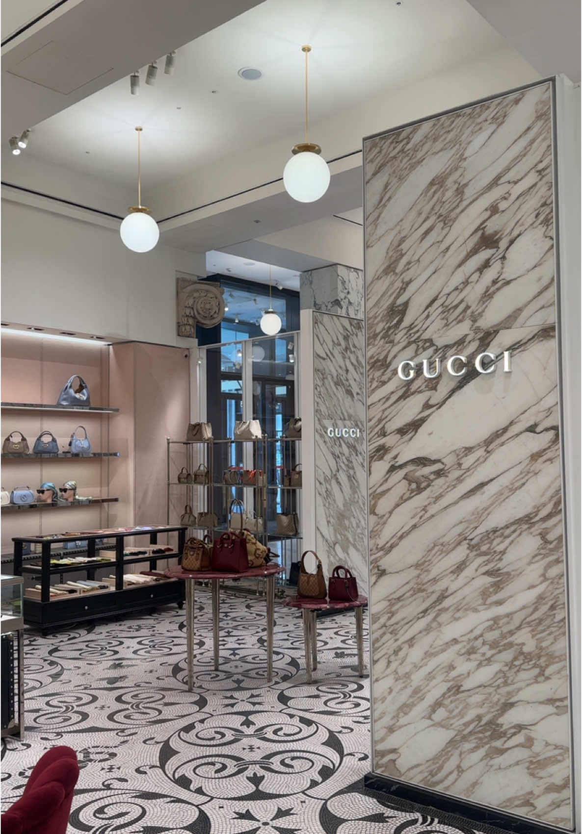 Personal shopper mode activated🛍️✨👀 #personalshopper #ukpersonalshopper #luxurylifestyle #fashion #videoviral #OOTD 