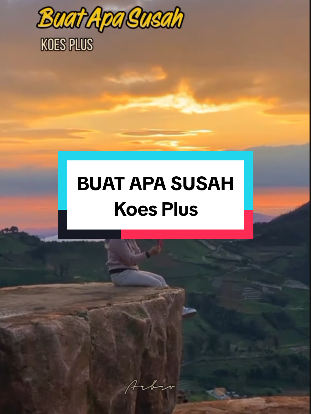 💚 BUAT APA SUSAH 💚 Koes Plus ______________________ Kekasihku, apa yang kau risaukan? Kerjamu hanya melamun saja Tak berguna kau bersedih hati Tertawalah, sayang Buat apa susah? Buat apa susah? Lebih baik kita bergembira Buat apa susah? Buat apa susah? Lebih baik kita bergembira 🎶🎶🎶🎶🎶🎶🎶🎶🎶 Buat apa susah? Buat apa susah? Lebih baik kita bergembira Buat apa susah? Buat apa susah? Lebih baik kita bergembira Kekasihku, apa yang kau pikirkan? Hidup ini hanya sementara Tak berguna kau bersedih hati Tertawalah, sayang Buat apa susah? Buat apa susah? Lebih baik kita bergembira Buat apa susah? Buat apa susah? Lebih baik kita bergembira Buat apa susah? Buat apa susah? Lebih baik kita bergembira Buat apa susah? Buat apa susah? Lebih baik kita bergembira Penulis lagu: Murry Tahun Rilis: 1973 @mamavita28  #buatapasusah #koesplus #tembangkenangan #lagulawas #lagunostalgia 