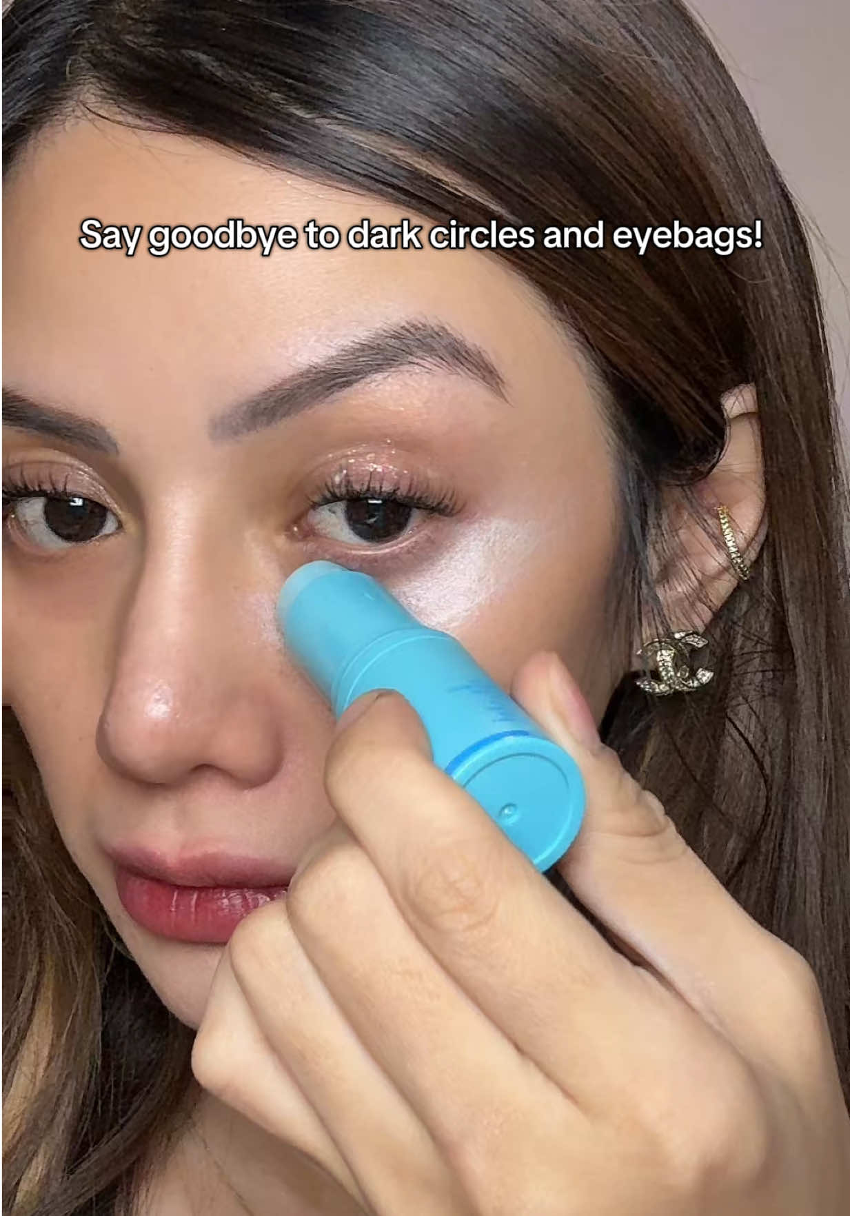 Discover the magic of dewuhour eye balm! See for yourself! 😍😍😍 #kimuseph #kimusecosmetics #dewyhour #kimusedewyhoureyebalm 