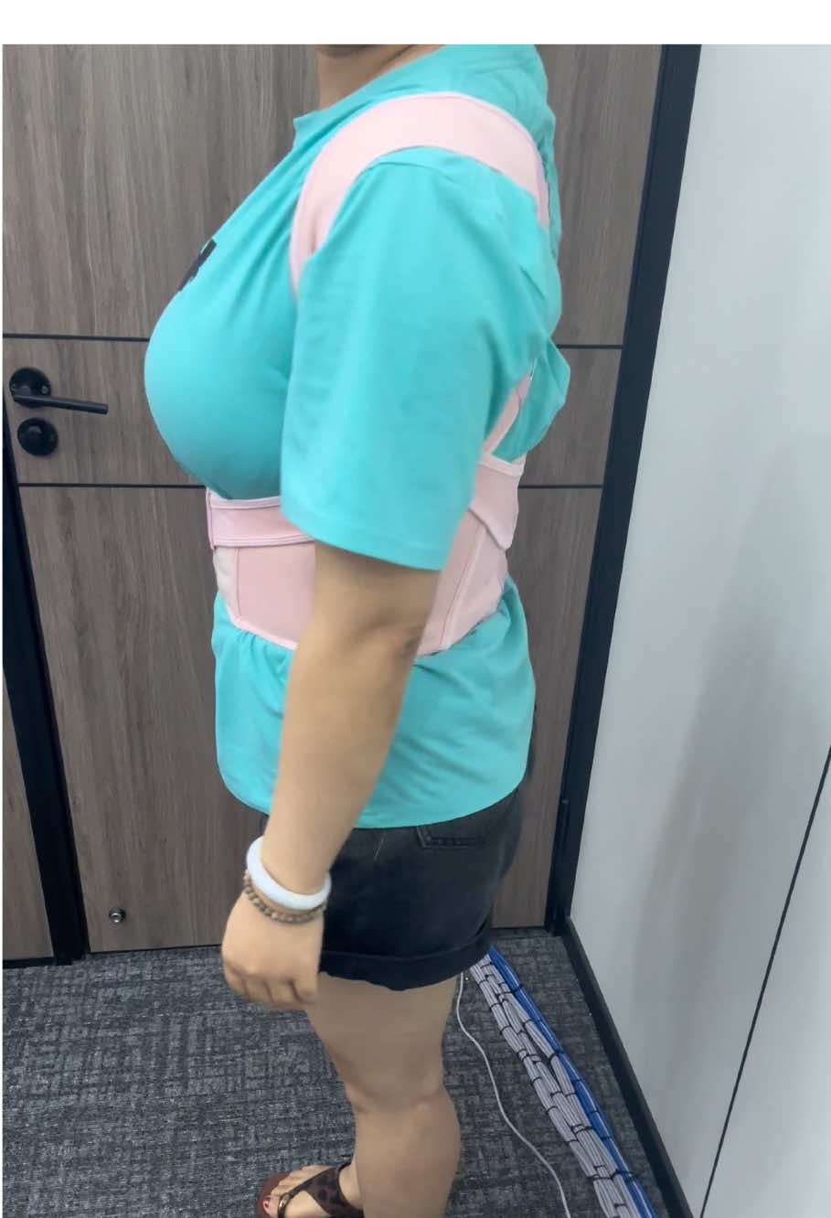 Transform your posture with the Vibecurve back brace posture corrective vest waisttrainer,. Designed to alleviate back and waist pain, it offers strong support while training your back shape.#vibecurve #vibecurvevibes #posturecorector #backsupport #waisttrainer #healthyposture #confidenceboost #backpainrelief #bodysupport #posturegoals 