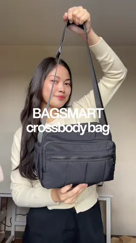 love this spacious crossbody bag from @BAGSMART Store 🖤 #crossbodybag #slingbag #bagsmart #women #blackbag #spaciousbag #commuteessentials #waterproof #foru #fypage 