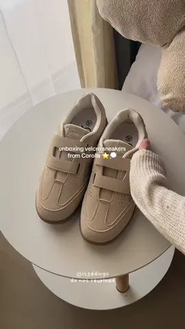 New velcro sneakers 👟⭐️ biar sat set klo mau pasang ato lepas sepatu 🤌 #sneakers #shoes #sepatuwanita #sepatusneakers #trending 