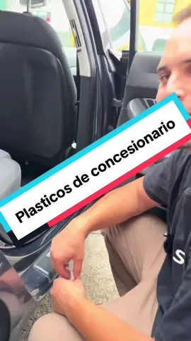 Cómo restaurar plásticos dañados fácilmente.  #plásticos #limpieza #restauración #sisbrillcar #coche 