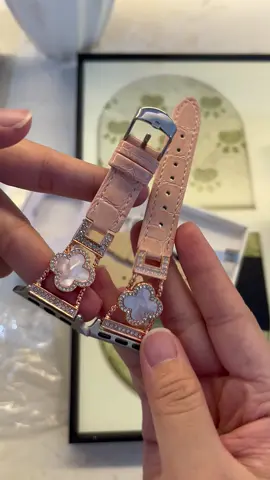 Omg I love it 😉#smartwatch #tiktokshopsummerturnup #fyp #wristwatch #wearabletech 