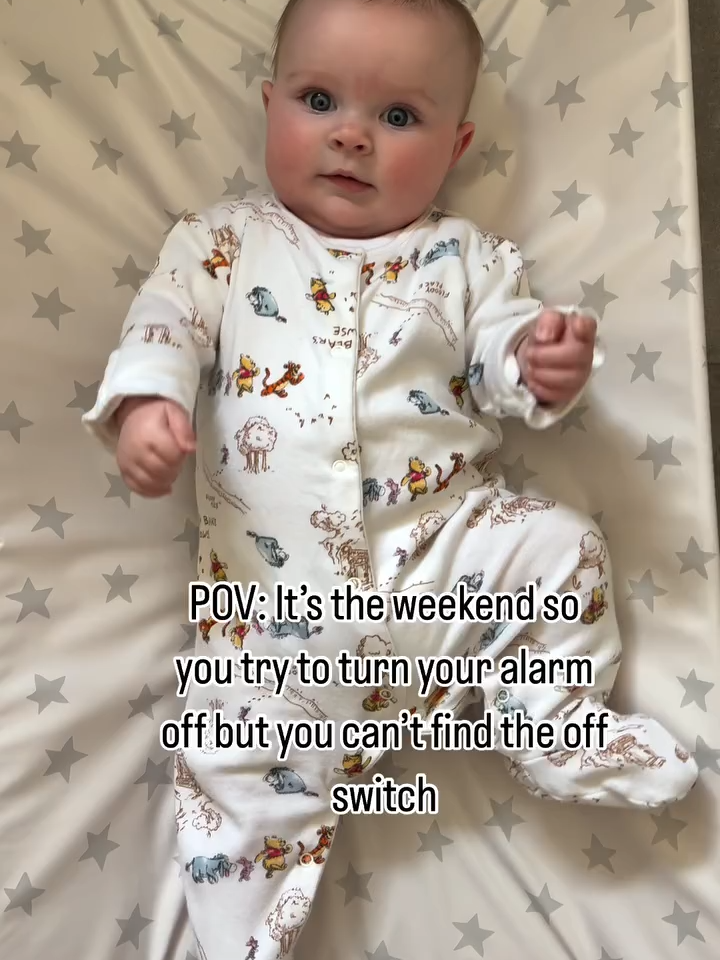 ⏰😍⏰  📽️: @annieand.hallie #mumsoftiktok #parenting #postpartum #alarm #sleep #baby