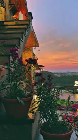 Bừng sáng cả một bầu trời.. #dalat #reviewdalat #thenhthang #thenhthangcoffee #caphethenhthang 