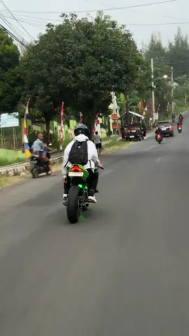morning person or nyore😋 #fyp #4u #zx25r 