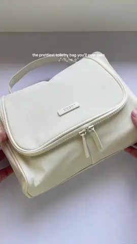 Bash Essential Mini Unfold — the ultimate aesthetic toiletry bag for your travel essentials.  Keeps your toiletries and skincare organized in style. Perfect for minimalist who love beauty and function in one bag ✨💖 #bashmanila #toiletrybag #skincarebag #travelorganizer #toiletryorganizer #travelessentials #organizer 