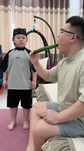 茶茶：该配合你的演出我却视而不见😂 #快成长计划 #潮流生活成长之星 #喜爱度激励计划 #小铁的暑期生活