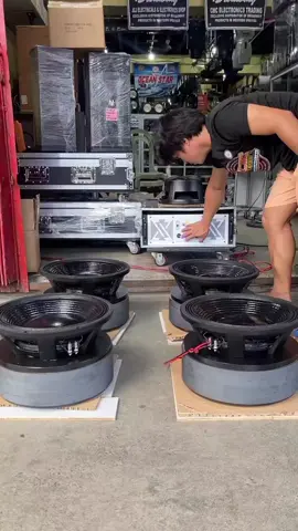 magnet sama rangka udh sama gedenya spek 15 inch tobrut 🤤🤤  #soundombromenolakpunah #miniatur #soundombro #soundclarity #soundbalap #soundbalapjatim #soundomahan #soundomahanwanisangit #soundhoregjawatimur #horegjawatimur #soundprobolinggo #soundprobolinggojatim #miniatur #horeg #miniaturminimalis #miniaturhoreg #soundhoreg #soundviral #soundsystem #soundadalahbass #fyp #fypシ #fypシ゚viral #fypage  #jicspeaker #jic12100 #viral #trend #trending #acrfabulus #fabulus #rcf  #betavo 