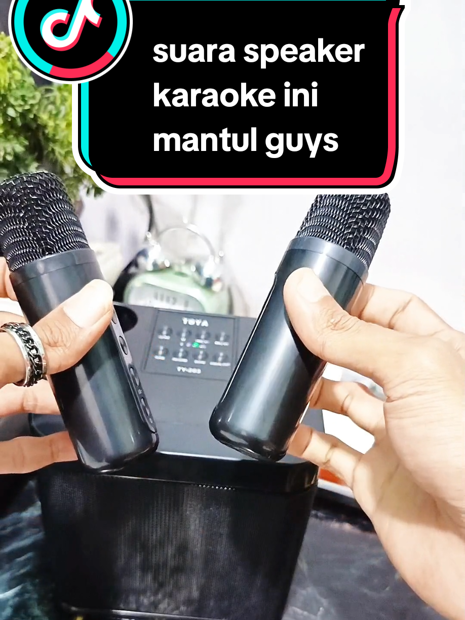 speaker bluetoorh karaoke dari toya sudah dapet 2 micwireless dan berbagai pilihan karakter suara#speakerkaraokeportable #speakerbluetooth #speakerkaraoke #paydaysale #wibgajian 