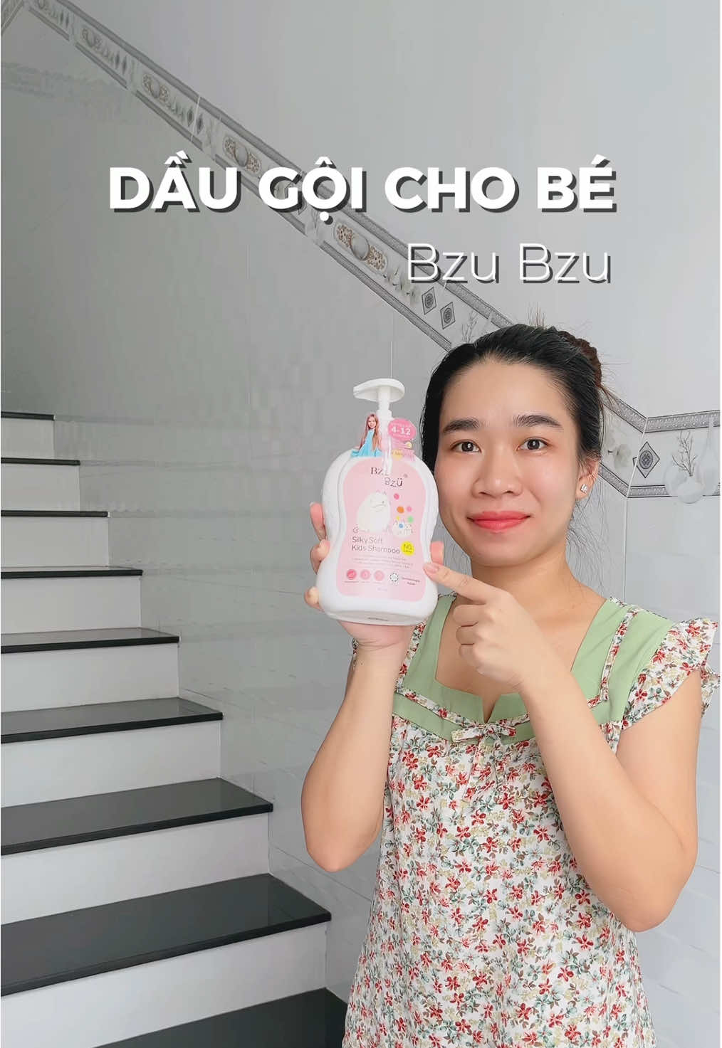 Tui mê cái mùi dầu gội của #bzubzu quá mấy bà, thơm đã ghê, mà gội sạch tóc không có bết rít gì luôn✌️#menamo #embenamo #daugoichobe #mebimreview 