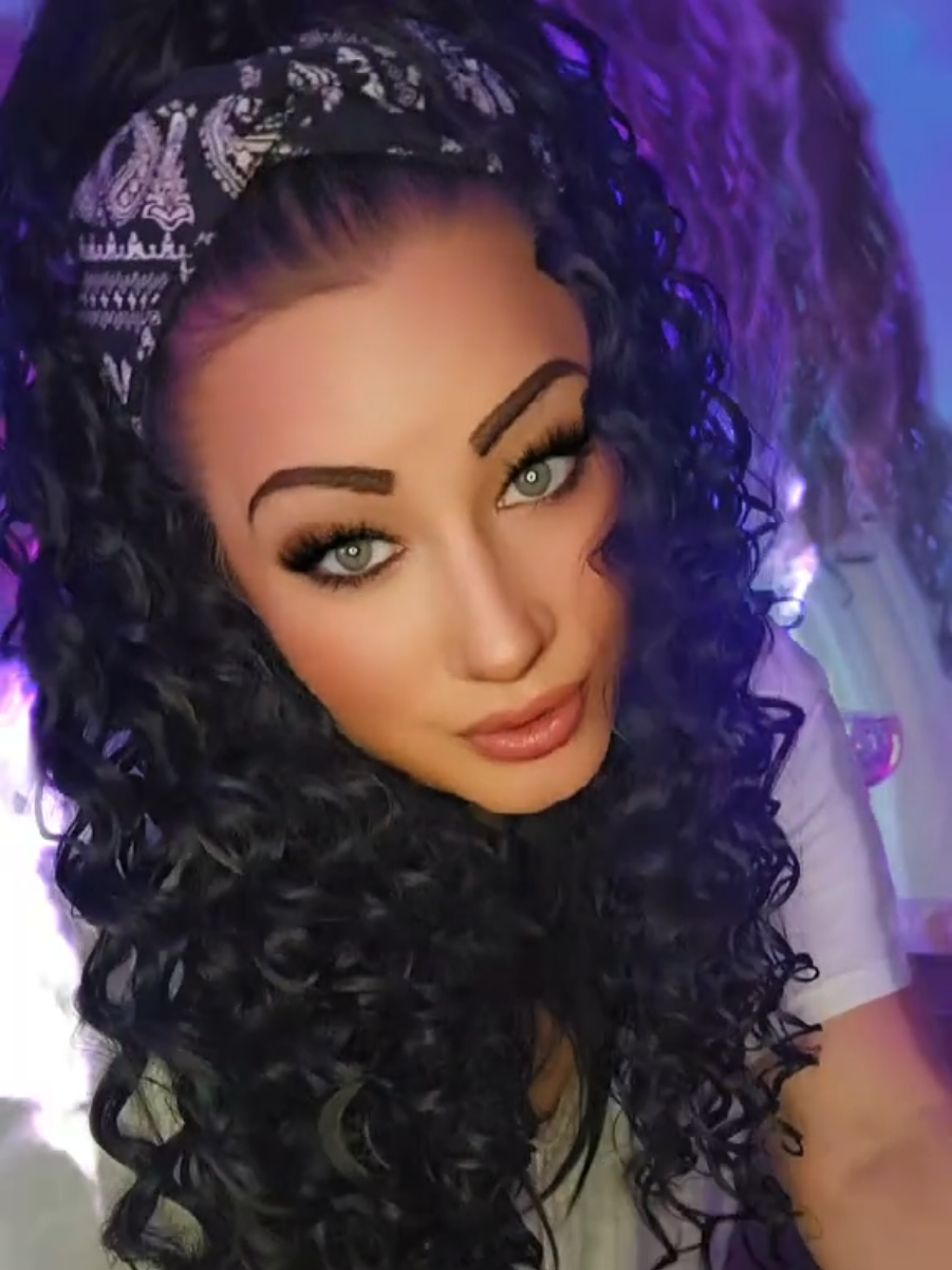 Was fürn geiler Remix.. Direkt mit guter Laune Richtung Feierabend ✌️ #gutelaune #blue #jonny #beat #blackhair 