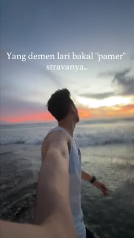 Konsep Psikologi yang ngubah hidup gw👇🏻👇🏻👇🏻 The spotlight effect  Warning: jangan dibaca kalo mental lo kaga kuat. You don’t matter and most people don’t really care about you. Karena “spotlight effect” kita berpikir semua orang ngeliatin kita dan peduli dengan apa yang kita kerjakan. Ada 8 Milyar orang di Bumi, dan secara probabilitas mayoritas akan hanya debu-debu di alam semesta. Positifnya: lo jadi kaga usah overthinking, peduli amat orang bilang lo cringe, jadilah diri lo sendiri yang punya dampak positif ke orang di sekitar lo. Semakin cepat lo internalisasi akan membebaskan diri lo untuk terus beraksi sesuai dengan ambisi lo. Coba sendirian baca buku di perpustakaan atau bahkan makan di mall sendirian. Realitanya: orang di sekitar lo, mikirin diri mereka sendiri. Masih ga dapet? Coba pergi ke Alam, contoh ke air terjun, lo akan berasa seberapa setidak signifikannya diri lo.  Waterfall will makes u feel small. “We suffer more in imagination than in reality” -Seneca kalo lo mau belajar high income skills di 2025 LYNK DI BIO Save post ini sebagai reminder. Share ke Teman kalian yang butuh denger ini. #SalamKreatif 