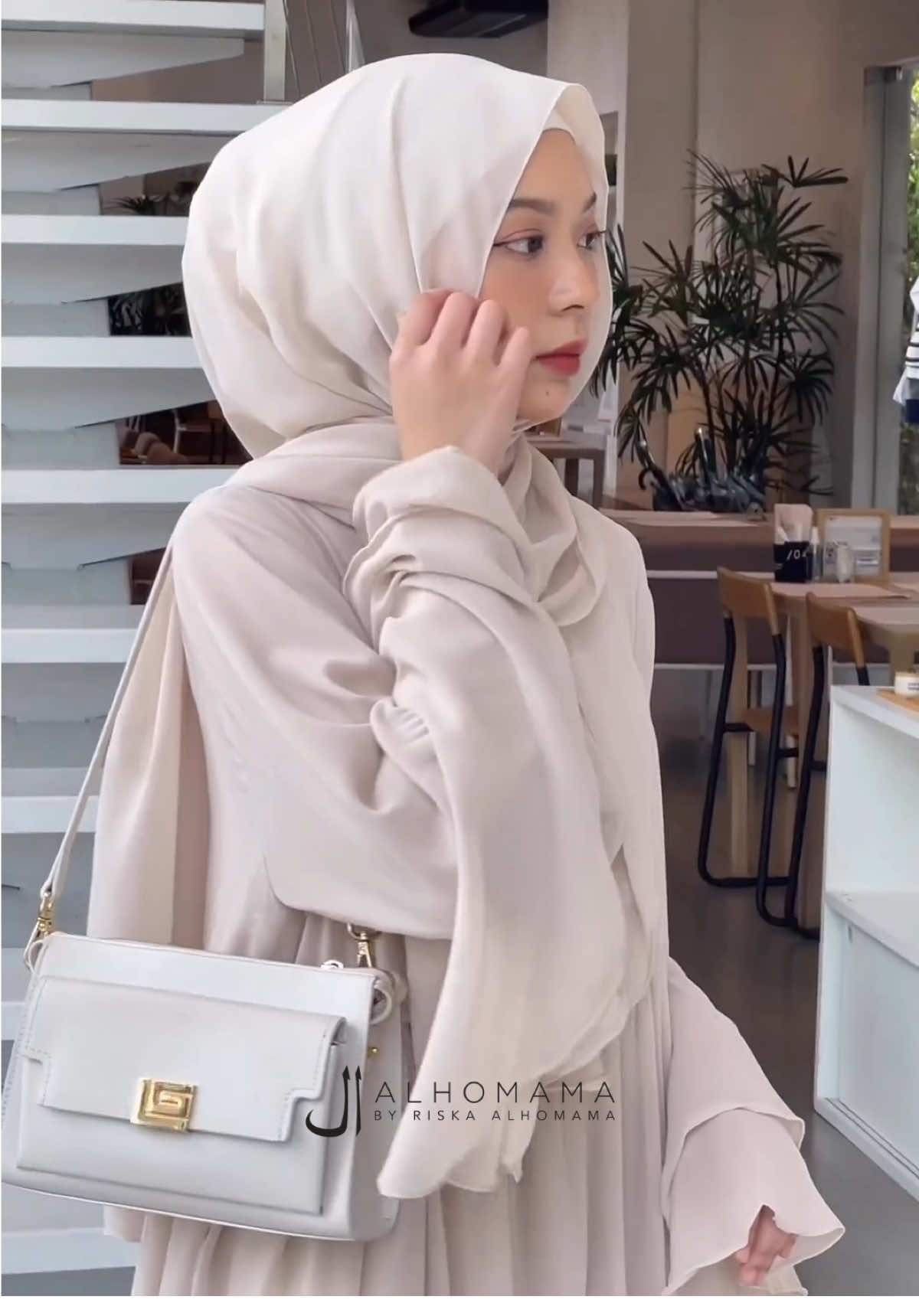 Replying to @ahla_nawa kakk ony pakai abaya berliana warnaa krem yaa ❤️